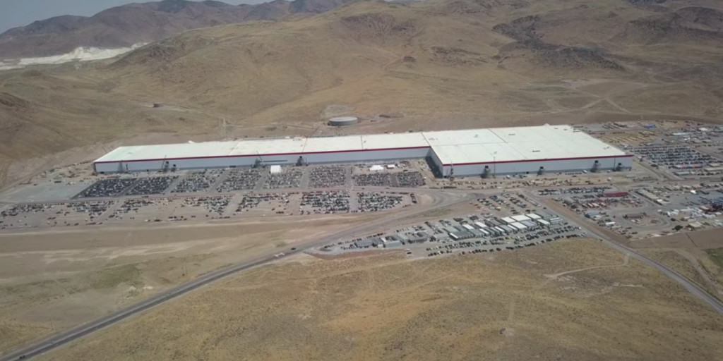 Fabrica Tesla Gigafactory din Sparks, Nevada [CREDIT - YouTube user California Phantom]
