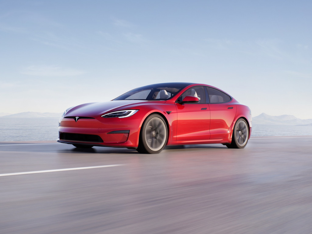 Tesla Model S 2022 în carouri