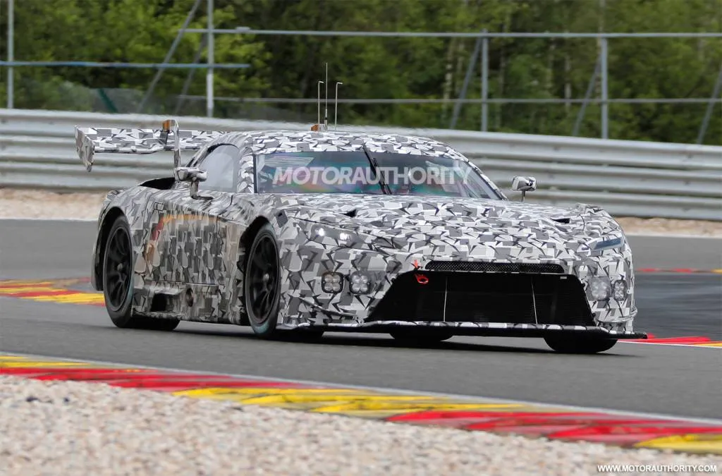 Fotografii spion ale mașinii de curse Toyota GR GT3 2026 - Credit foto: Baldauf