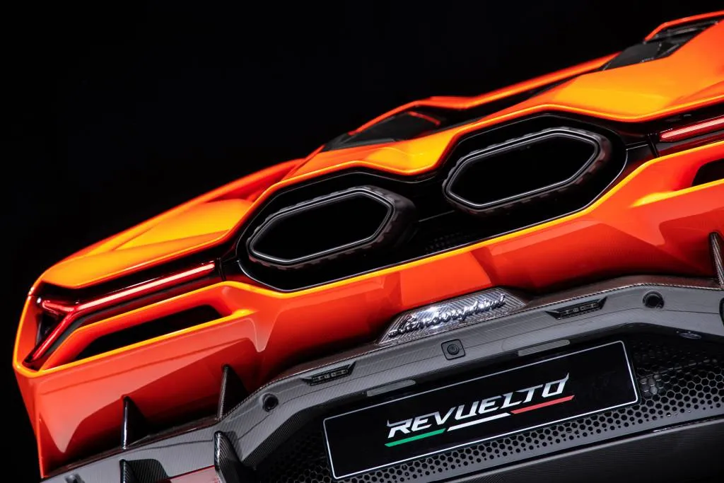 Lamborghini Revuelto