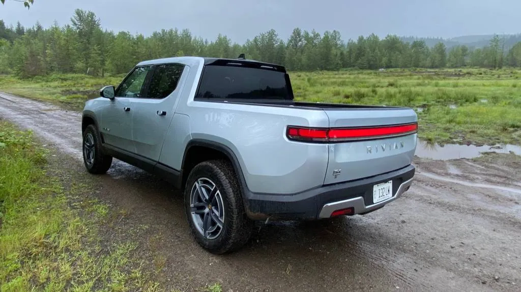 2025 Rivian R1 lineup