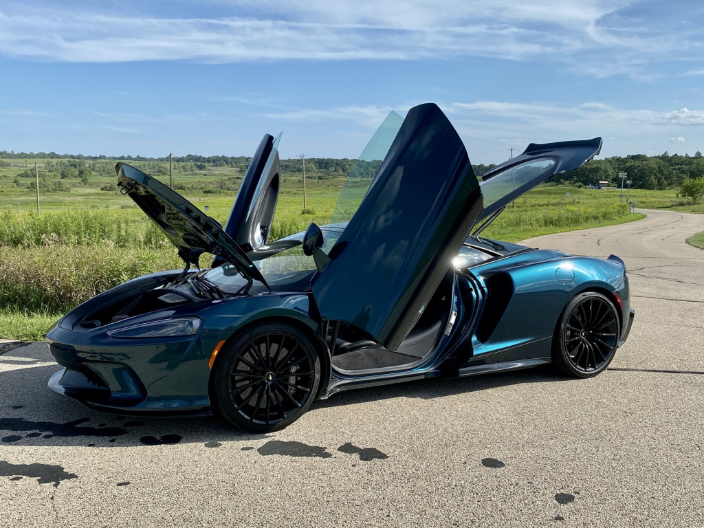 2021 McLaren GT