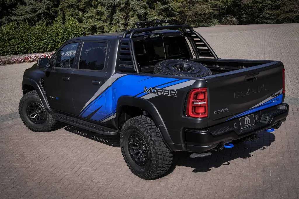Conceptul Moparized Ram 1500 RHO