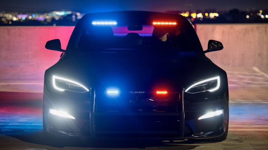 Tesla Model S Plaid mașină de poliție de Unplugged Performance