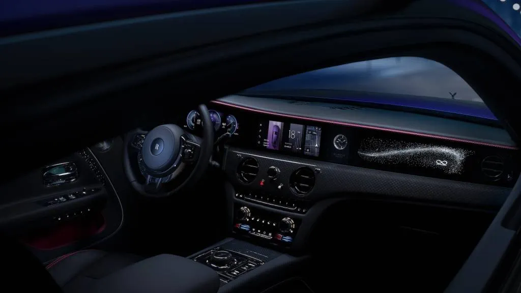 Rolls-Royce Spectre Insignă neagră
