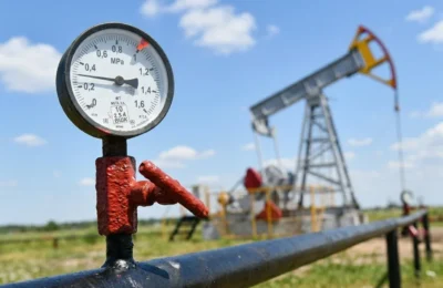 Prețul petrolului a explodat la 126 dolari. Ce urmează pentru toți șoferii