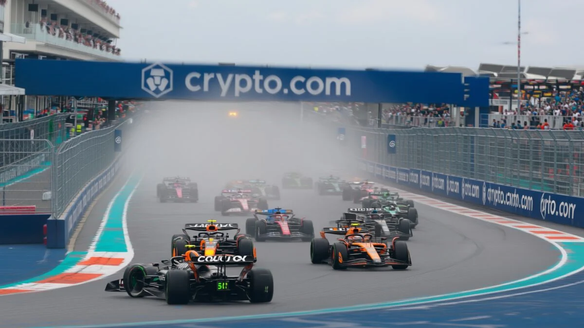 Formula 1 motoare V8