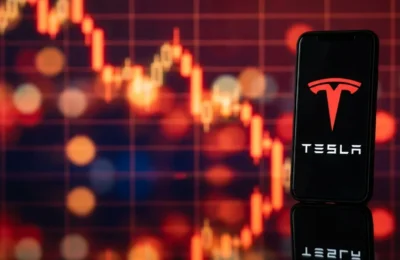 Vestea uriasa de la Tesla. Compania investeste 25 miliarde dolari in AI si roboti