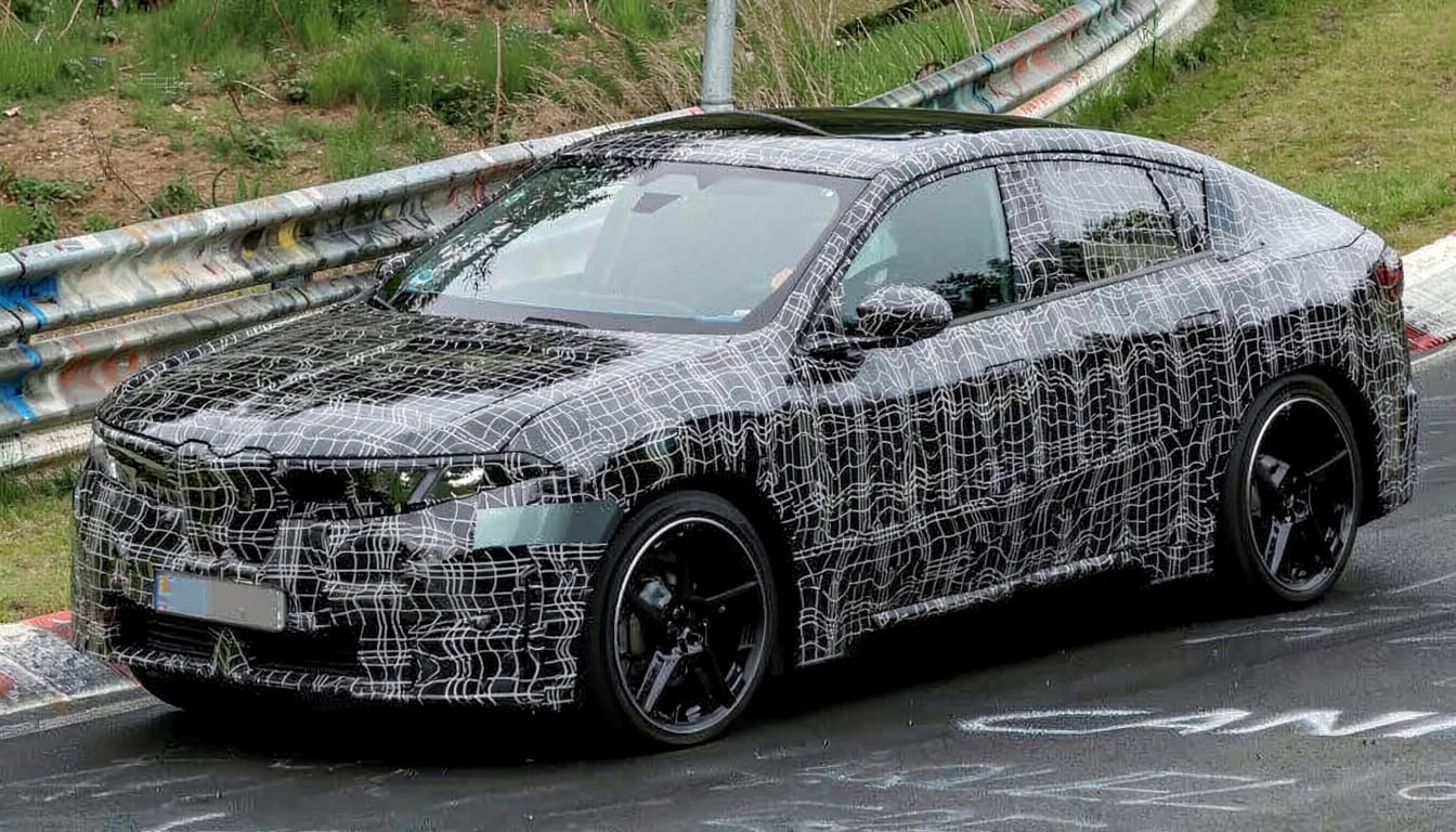 BMW iX4 intră în producție în Ungaria până la finalul anului cu încărcare la 400 kW