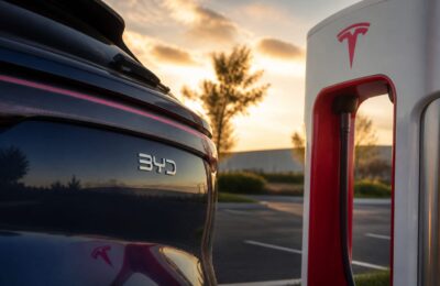 BYD a ajuns la 4,6 milioane de mașini vândute în 2025 și a trecut de Tesla la electrice pure