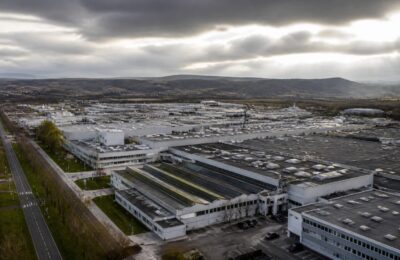 Dacia a renunțat la extinderea uzinei din Mioveni la 400.000 de unități pe an