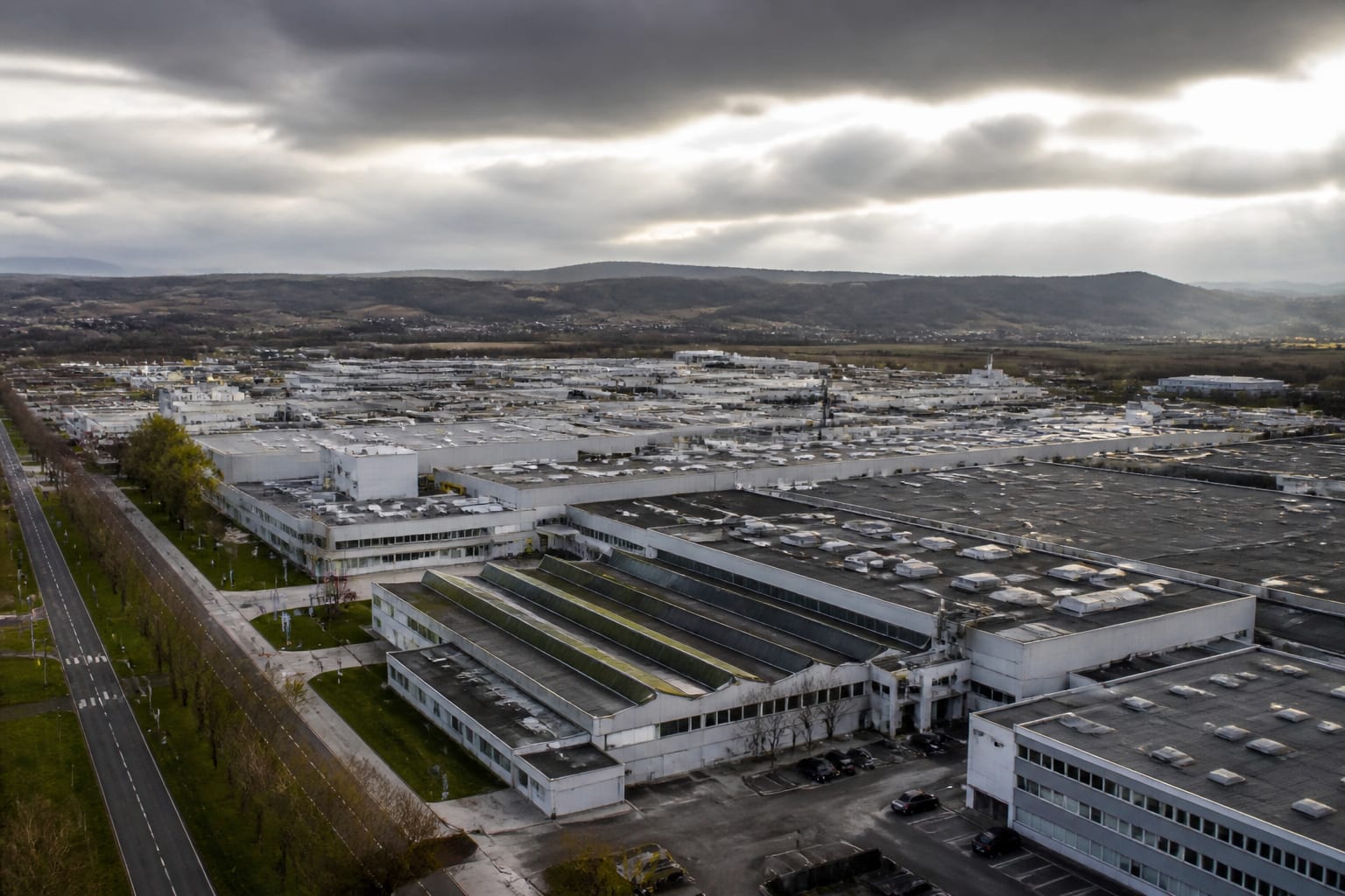 Dacia a renunțat la extinderea uzinei din Mioveni la 400.000 de unități pe an
