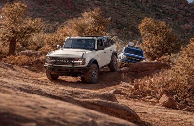 Ford recheamă 565.691 de Bronco și Bronco Raptor pentru risc de incendiu la motor