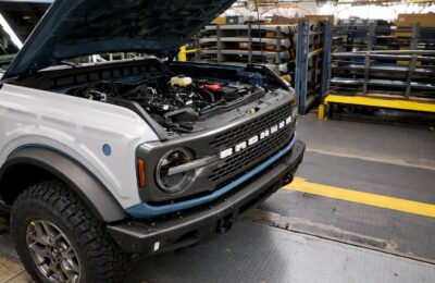 Ford recheamă 565.691 de SUV-uri Bronco și Bronco Raptor pentru risc de incendiu la motor