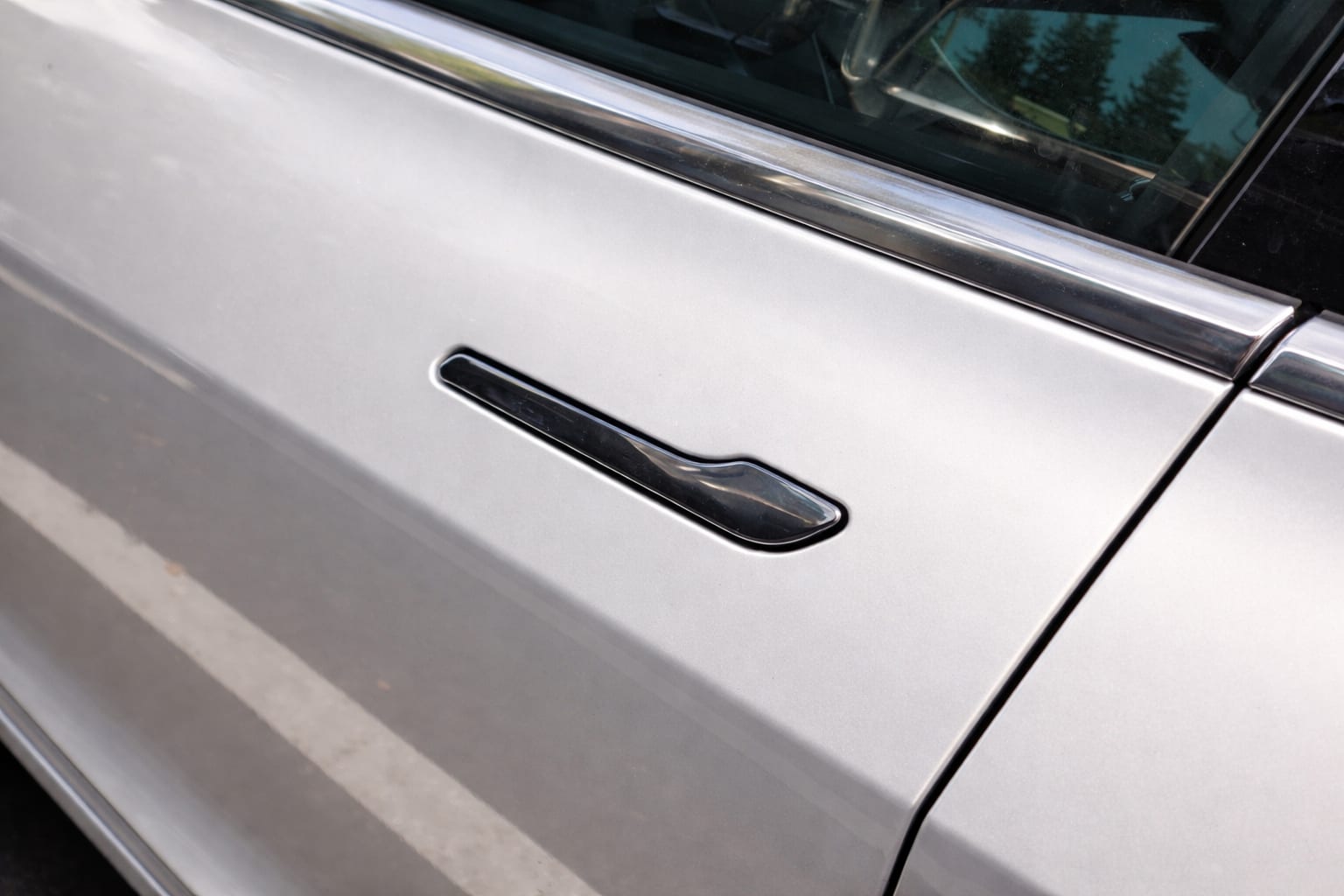 NHTSA a început elaborarea de reguli pentru mânerele electronice de portieră