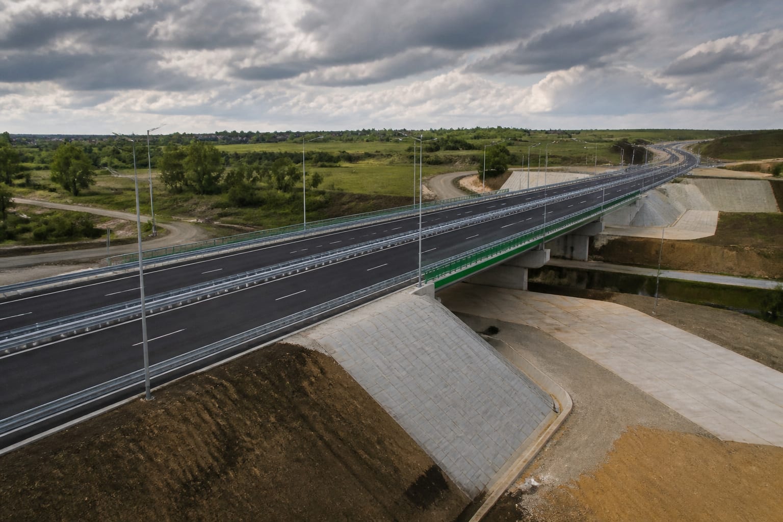 Republica Moldova va avea primii 5 kilometri de autostradă prin podul rutier de la Ungheni