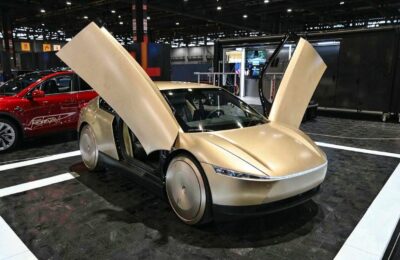 Tesla dezvoltă un robotaxi pentru utilizatorii de scaun cu rotile
