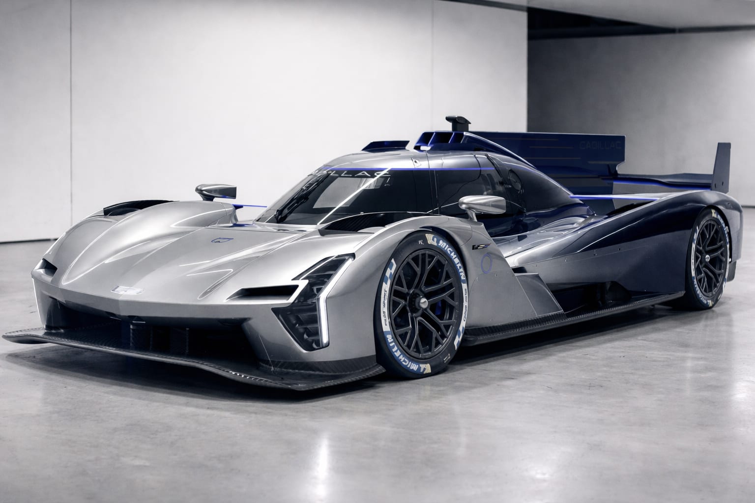 Cadillac V-One este un concept hypercar hibrid cu 830 CP inspirat din cursele de anduranță