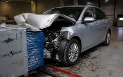 Cum funcționează zonele de deformare ale unei mașini și de ce un accident spectaculos nu înseamnă o mașină slabă