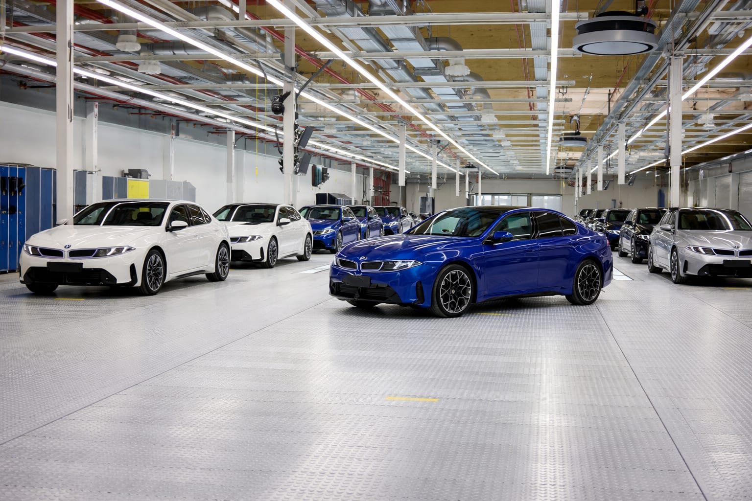 Fabrica BMW din München va produce exclusiv mașini electrice din 2025