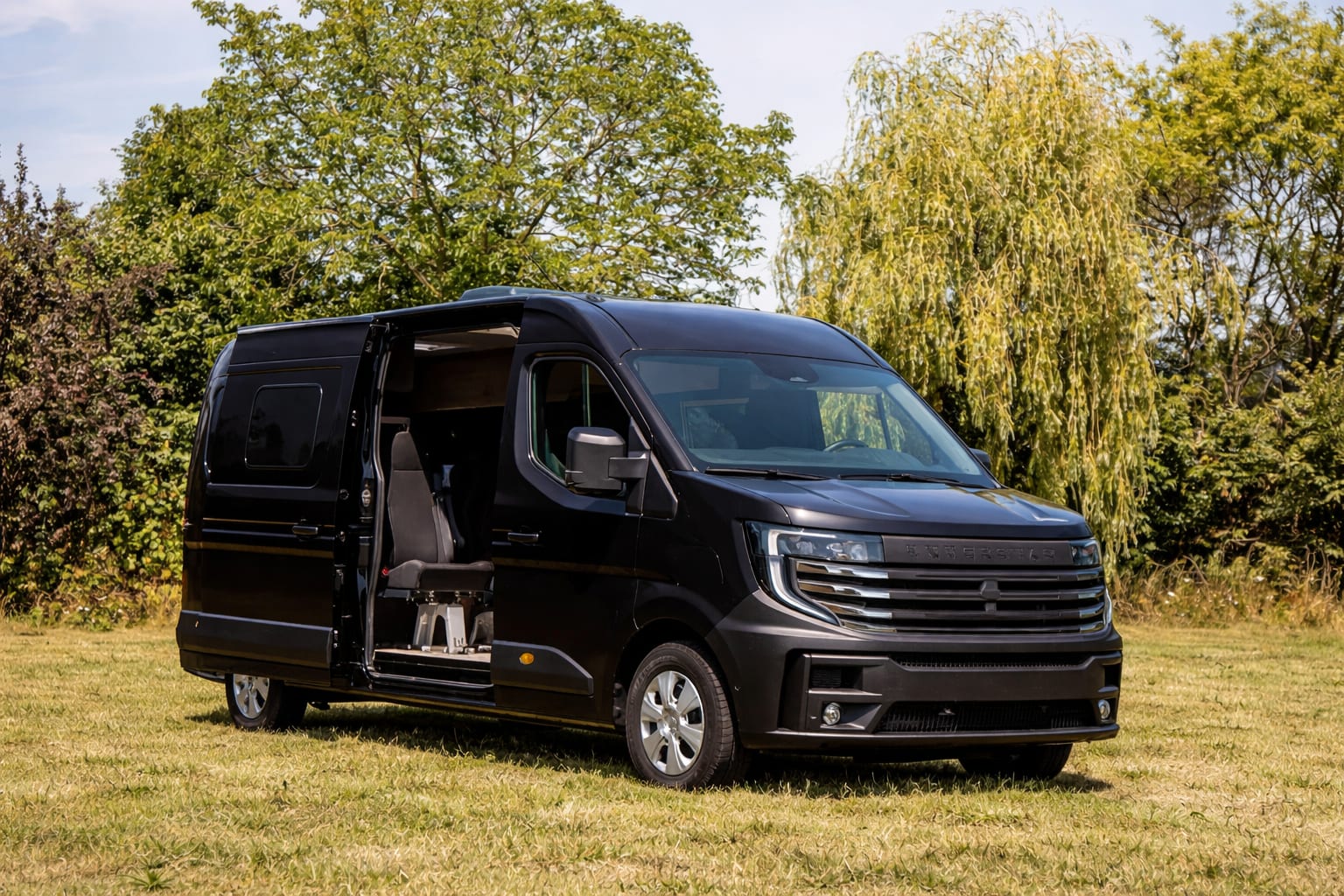 Nissan lansează autorulota electrică Interstar-e Relax cu autonomie de 657 km și un preț de 89.900 de euro
