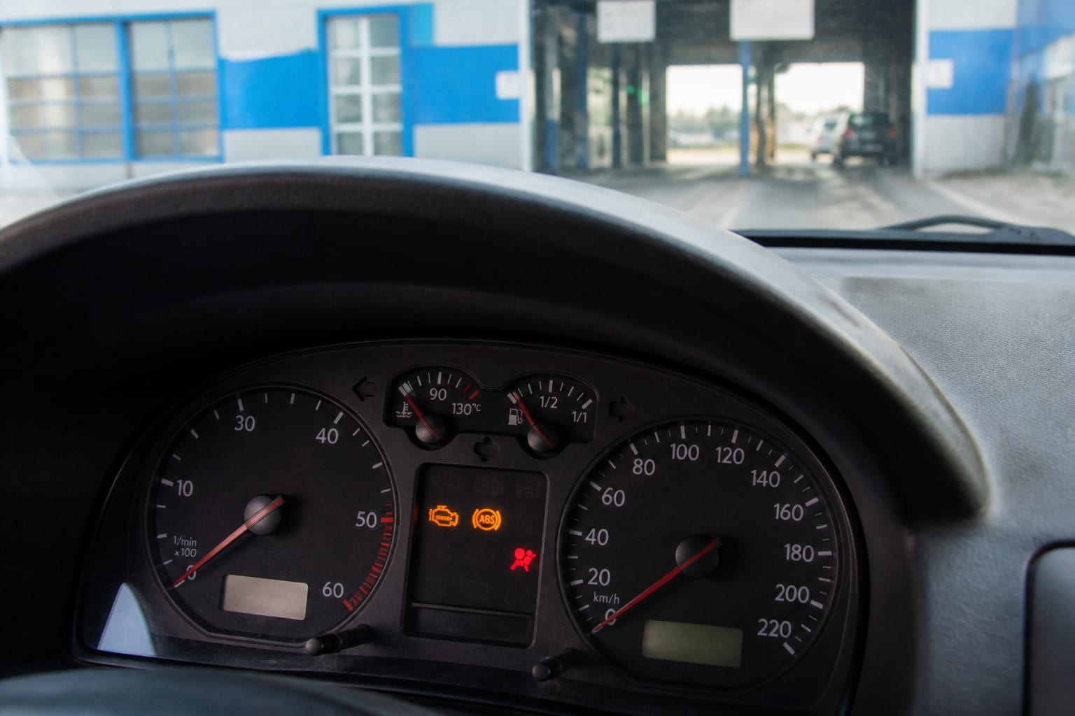 Noi reguli ITP din 2026 resping mașinile cu erori electronice active