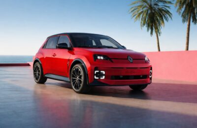 Renault 5 electric primește mai multă autonomie și o versiune de bază mai puternică