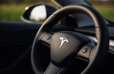 Tesla recheamă aproape 3 milioane de mașini în China pentru o problemă de siguranță la mânerele portierelor