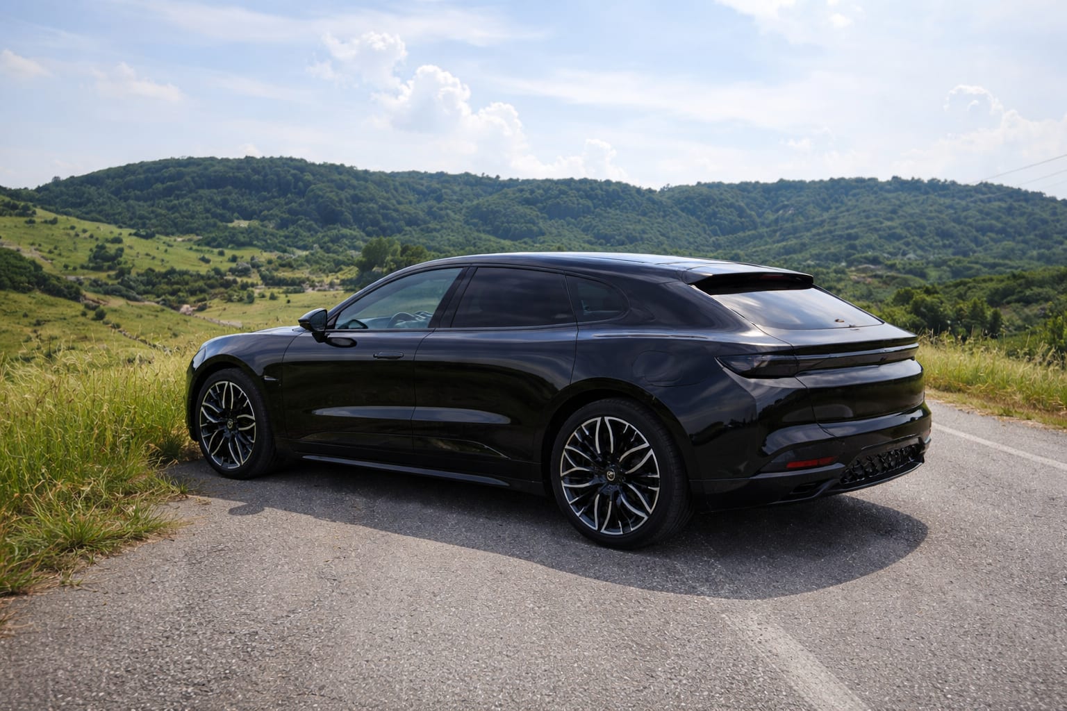 Zeekr 001 se lansează în România ca un rival pentru Porsche Taycan