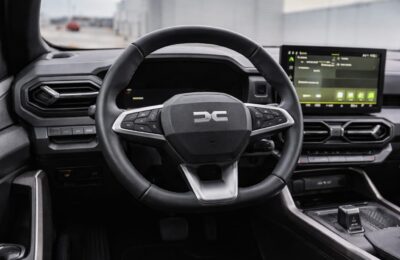 Dacia anunță motorizarea tribridă de 150 CP cu tracțiune 4×4 și autonomie de până la 1.500 km