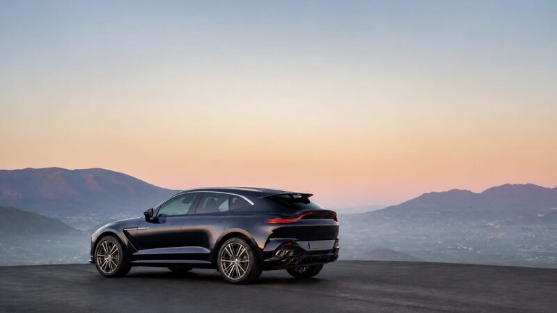 Aston Martin prezintă DBX GT, versiunea mai confortabilă a SUV-ului de 717 CP