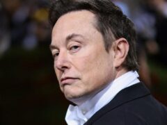 Tesla lui Elon Musk forțează aprobarea europeană pentru Full Self-Driving, cu dovezi de siguranță contestate