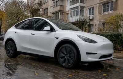 Proprietarii Tesla ar putea trimite propriile mașini la curse robotaxi din trimestrul al doilea din 2027