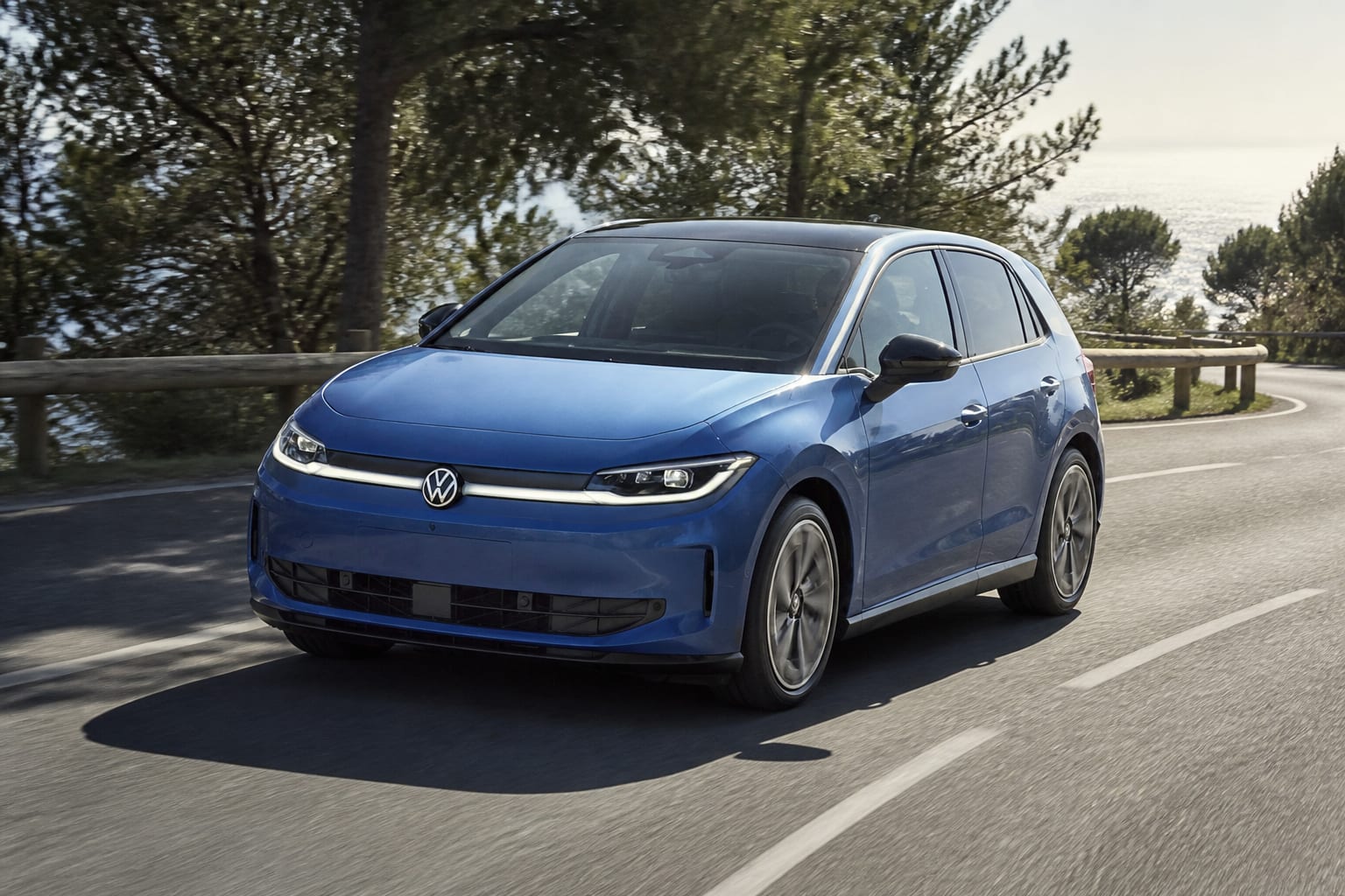 Automobil electric Volkswagen pe șosea